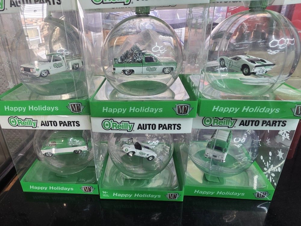 2025 ORILEYS M2 CHRISTMAS SPHERES SET