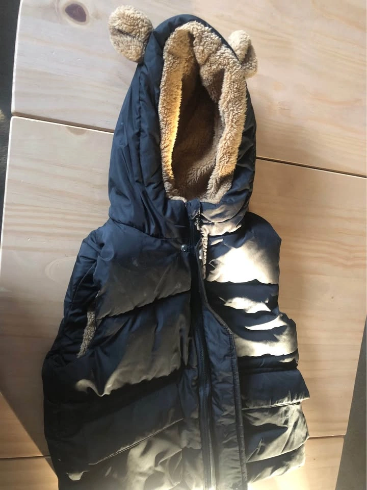 ⚽️ Puffer Vest with Bear Hood & Children's Books & Toys - photo 2