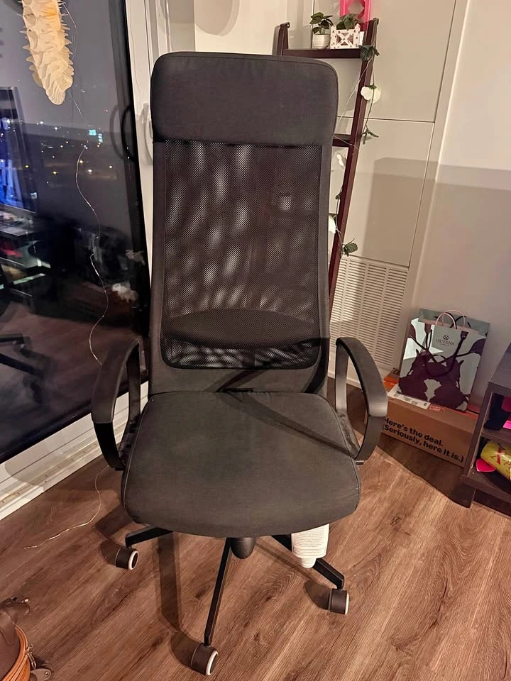 Ergonomic Office Chair for Sale – Lightly Used