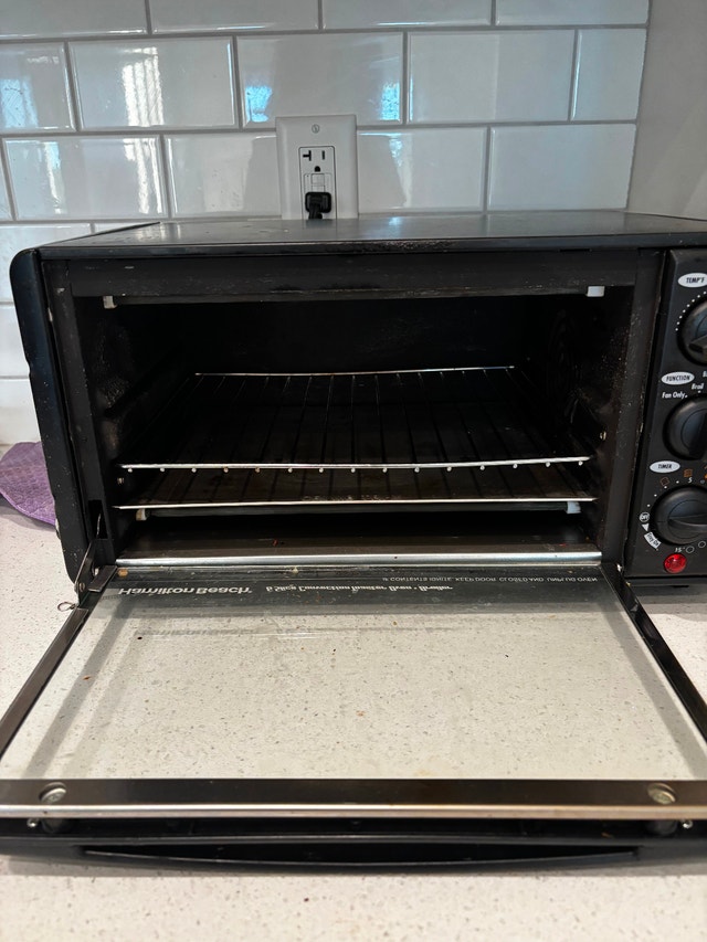Hamilton Beach Convection Toaster Oven - photo 3