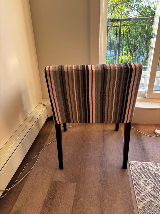 Modern Accent Armchair - Removable Cover, Great condition! - photo 2
