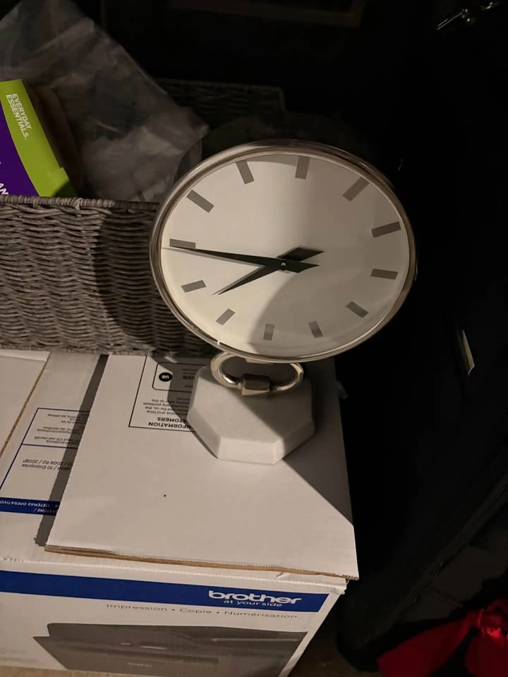 Silver and White Table Clock - photo 3