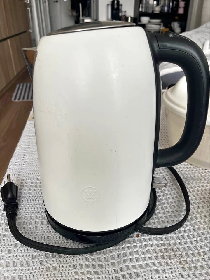 Electric kettle + salad spinner