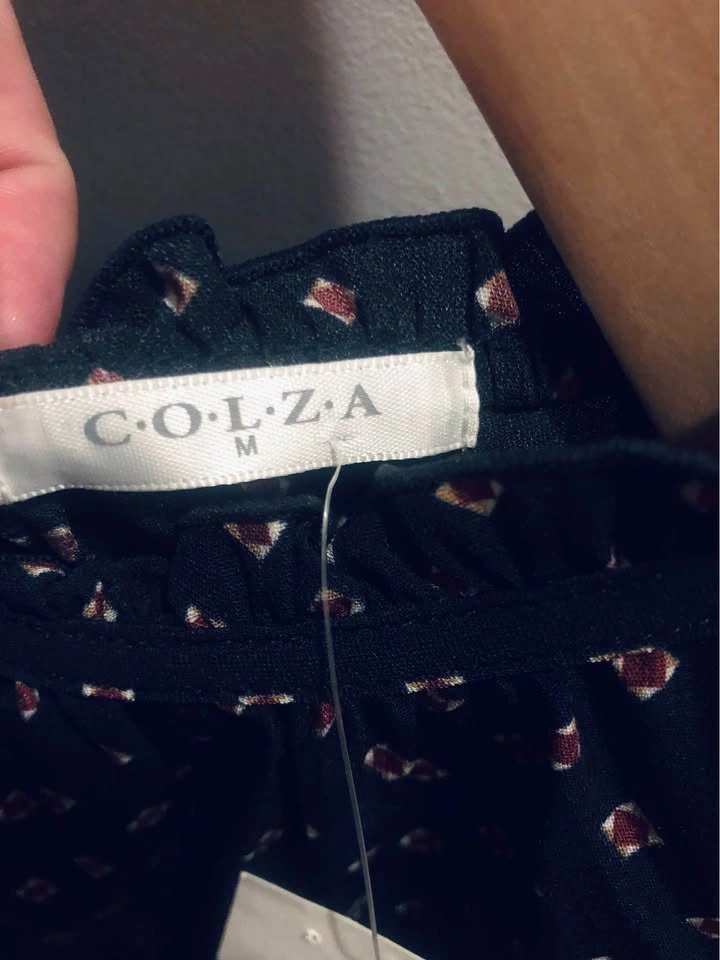 ⚽️ NEW COLZA Sleeveless Blouse - Size M - photo 4