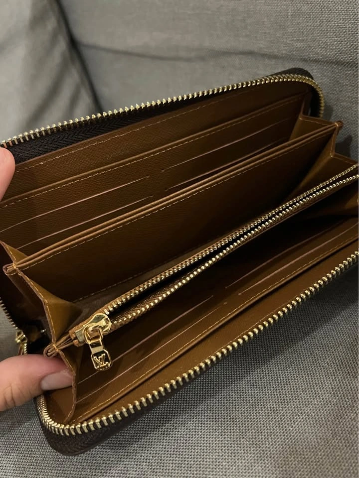 *(💲60)* Louis Vuitton Zippy wallet - photo 3