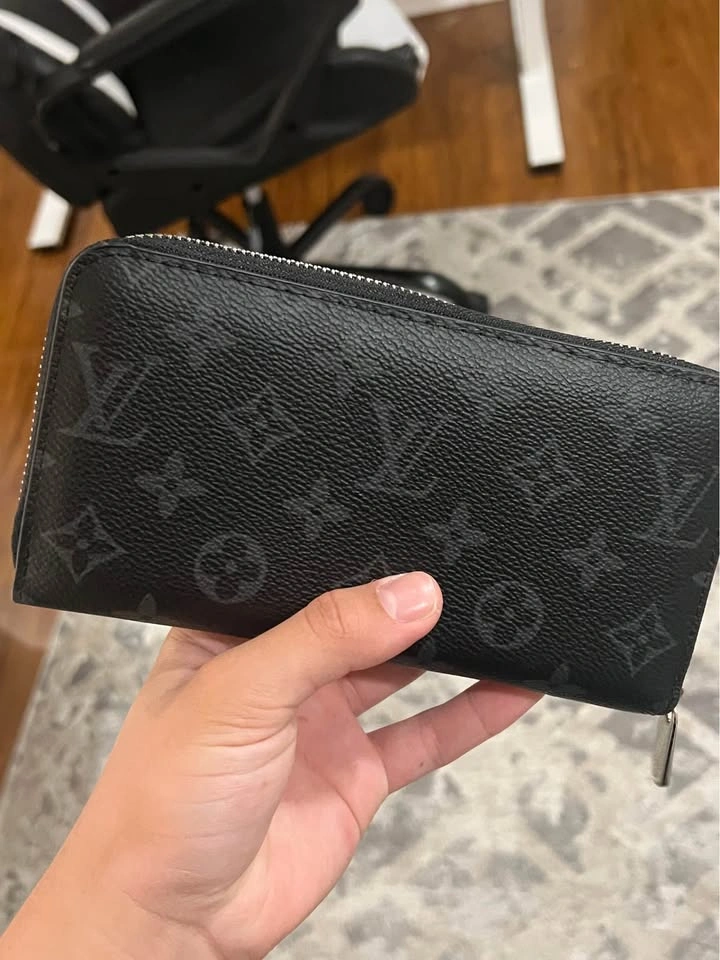 *(💲60)* Black Louis Vuitton zippy wallet - photo 4