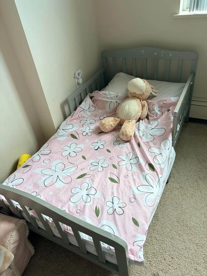 Grey Wooden Toddler Bed with mattress - photo 3