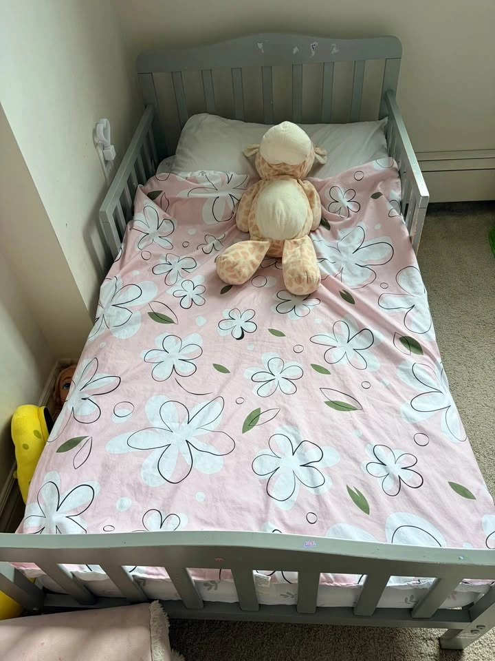 Grey Wooden Toddler Bed with mattress - photo 4