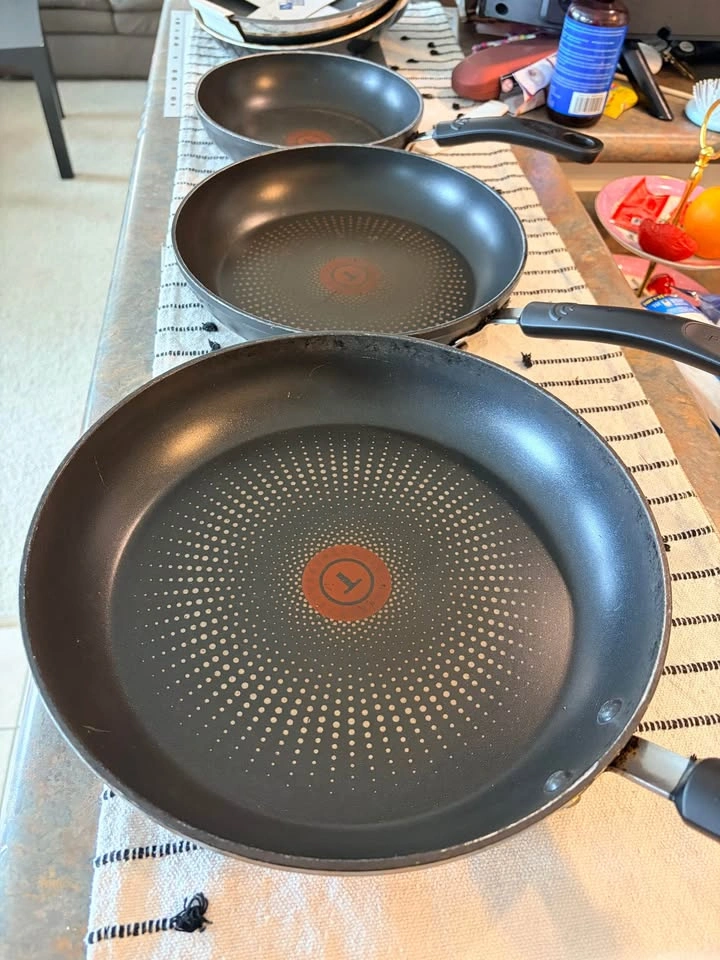 T-fal 3-Piece Non-Stick Frying Pan Set - photo 3