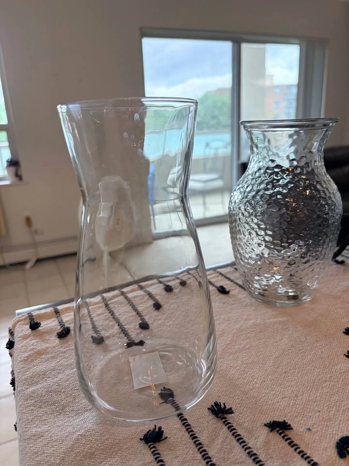 Set of 2 Clear Glass Vases - photo 3