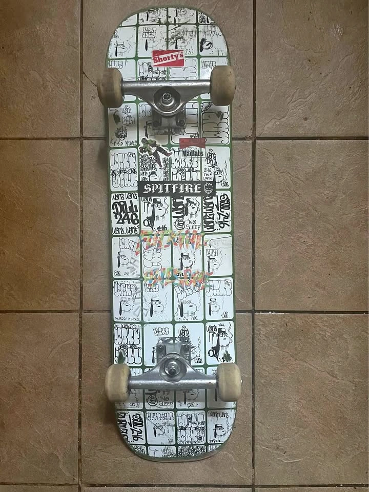 Skateboard 8.0 & Skate Tool