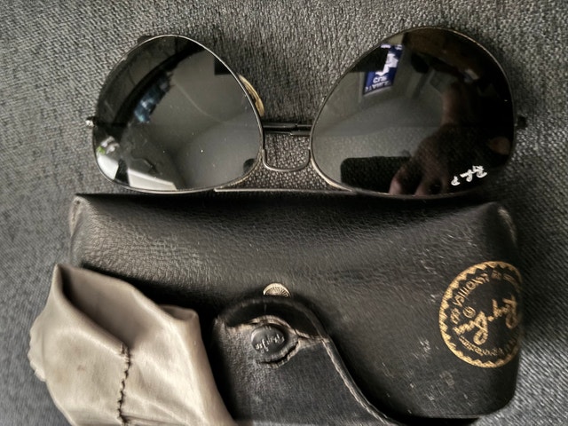 Ray-Ban Sunglasses with case