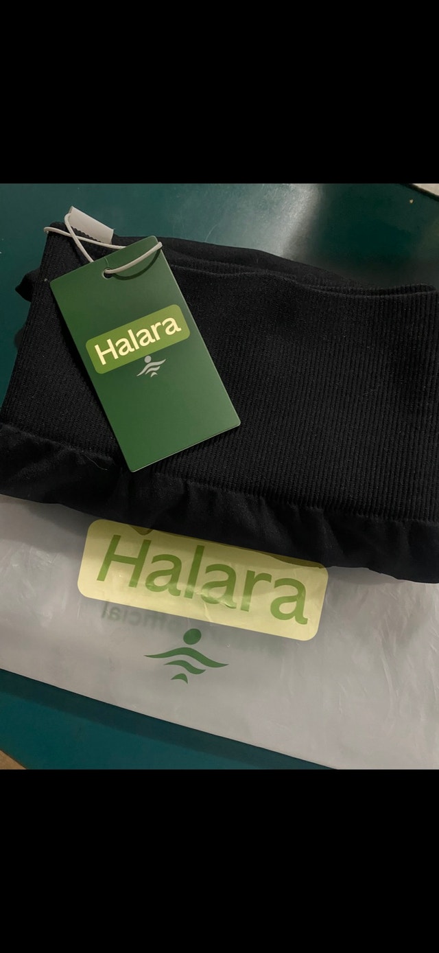 Halara Yoga Leggings - Brand new with tags & bag
