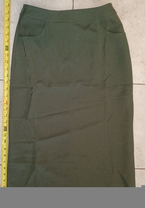 Women's 4 Yihua Hunter Green Skirt w Gems around Pockets - photo 2