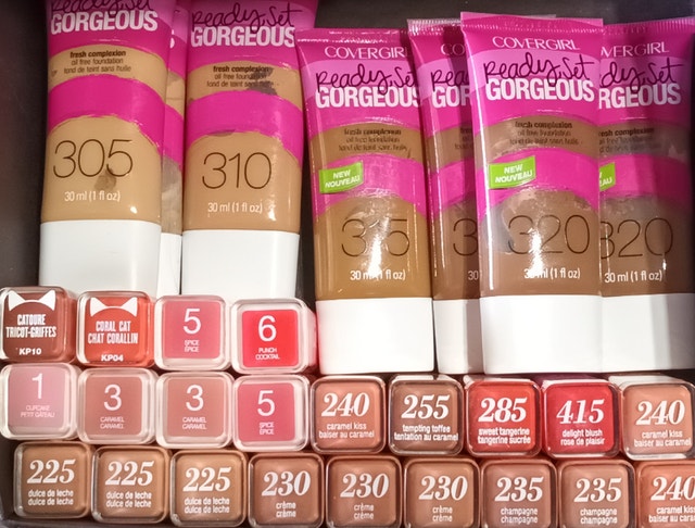 NEW Cover Girl Lipsticks Tubes & Ready Set Gorgeous Foundation