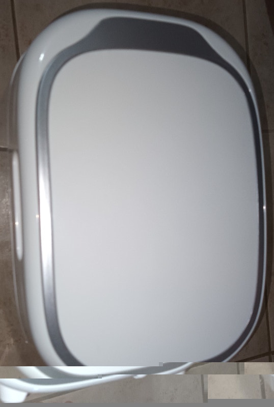 NEW 8 Liters Mini Refrigerator Makeup Skincare Fridge 110V /12V - photo 3