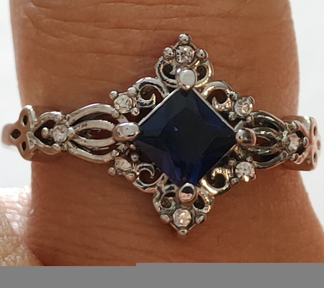 NEW Blue Sapphire & Cubic Zirconia Costume Ring Size 9 - photo 2