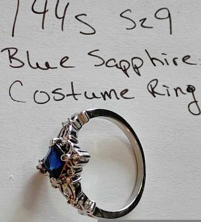 NEW Blue Sapphire & Cubic Zirconia Costume Ring Size 9 - photo 4