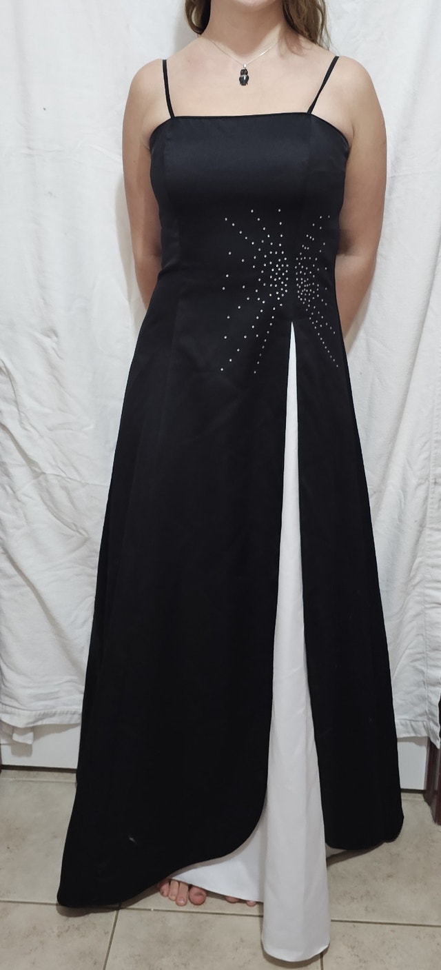 Women's Size 6 Maxi Satin Black w White Rhinestone Dress