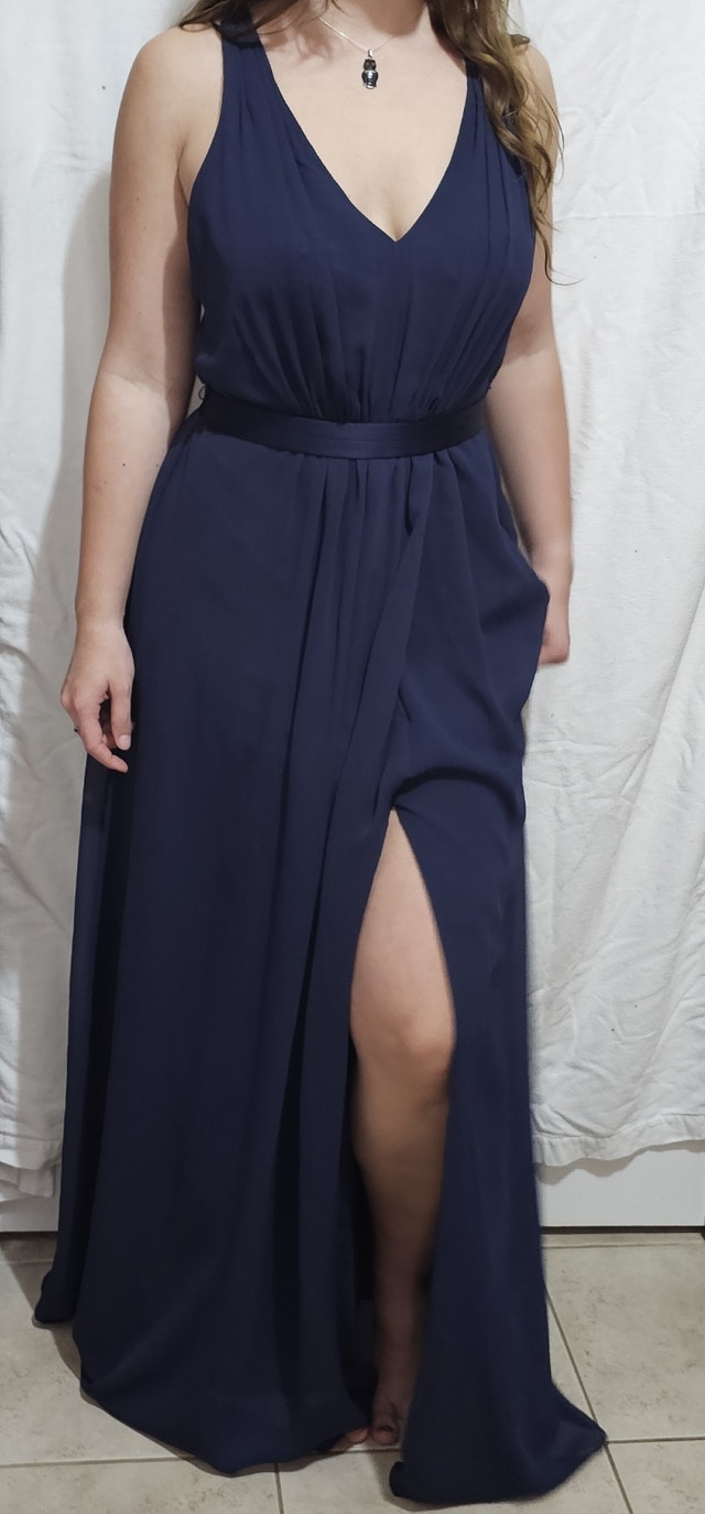 White by Vera Wang Women's Size 6 V Neck Halter Dark Blue w Sash