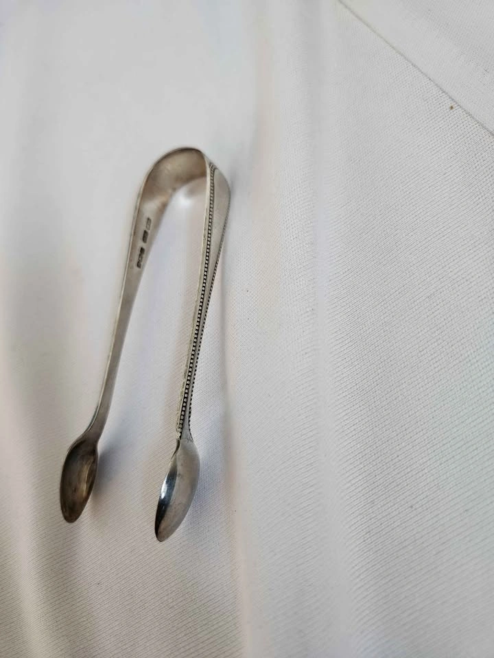 Sterling Silver Salt Tongs by Joseph Rogers and sons, early 1900 - photo 2