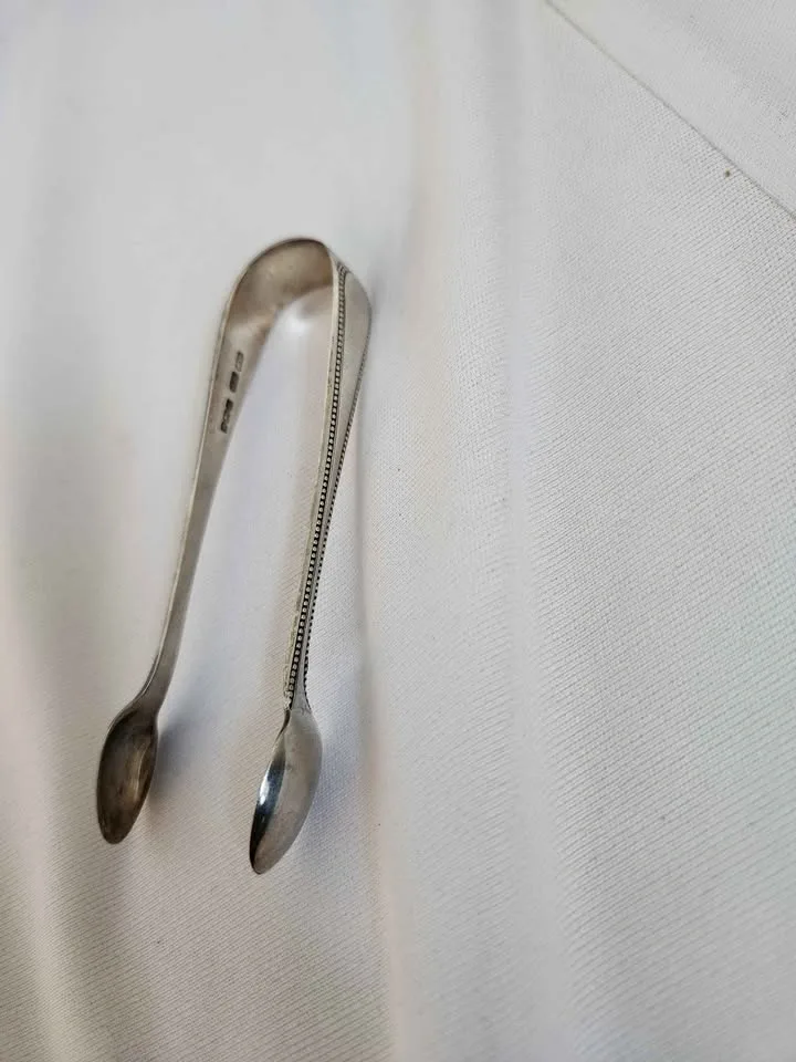 Sterling Silver Salt Tongs by Joseph Rogers and sons, early 1900 - photo 2
