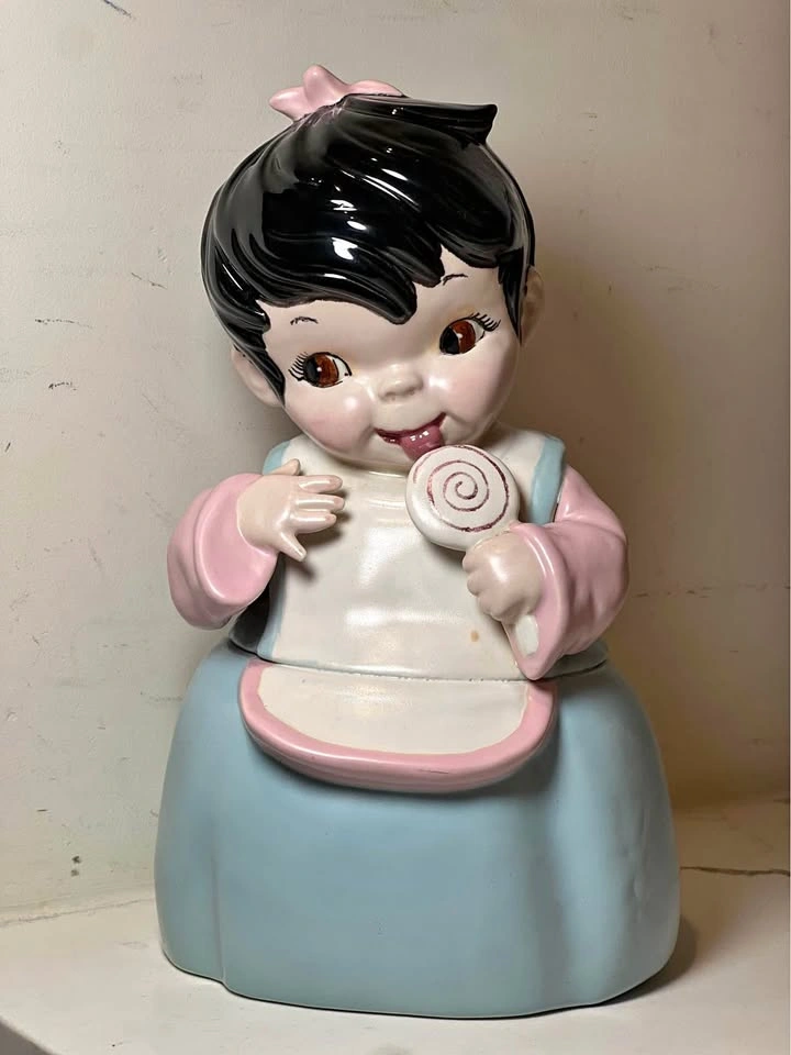 Vintage Kitschy Ceramic Little Girl Coin Bank ⚽️