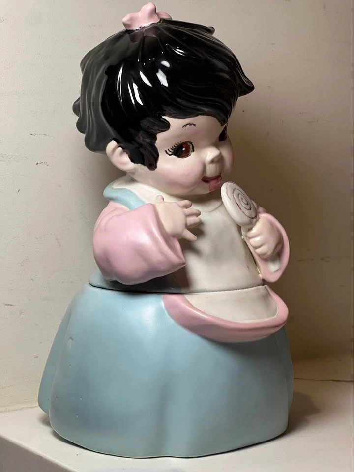 Vintage Kitschy Ceramic Little Girl Coin Bank ⚽️ - photo 2