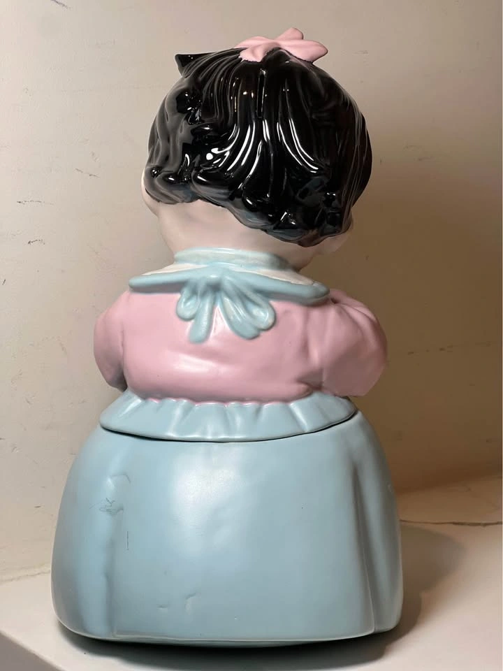 Vintage Kitschy Ceramic Little Girl Coin Bank ⚽️ - photo 3