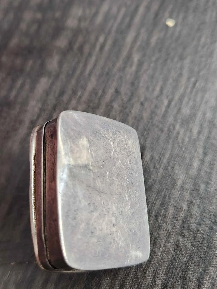 Vintage Sterling Pill Box, Black Onyx and Marcasite - photo 3