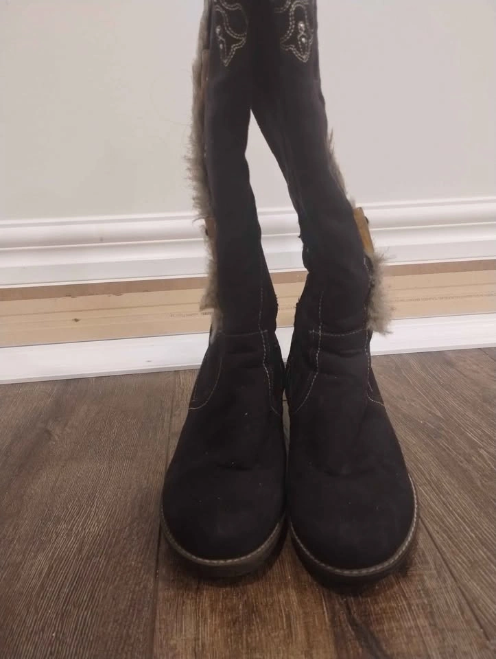 Women Boots Size 8 - photo 2
