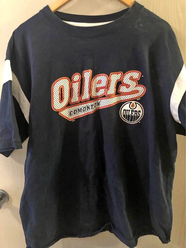 ⚽️ Men’s Oilers Tshirt XL