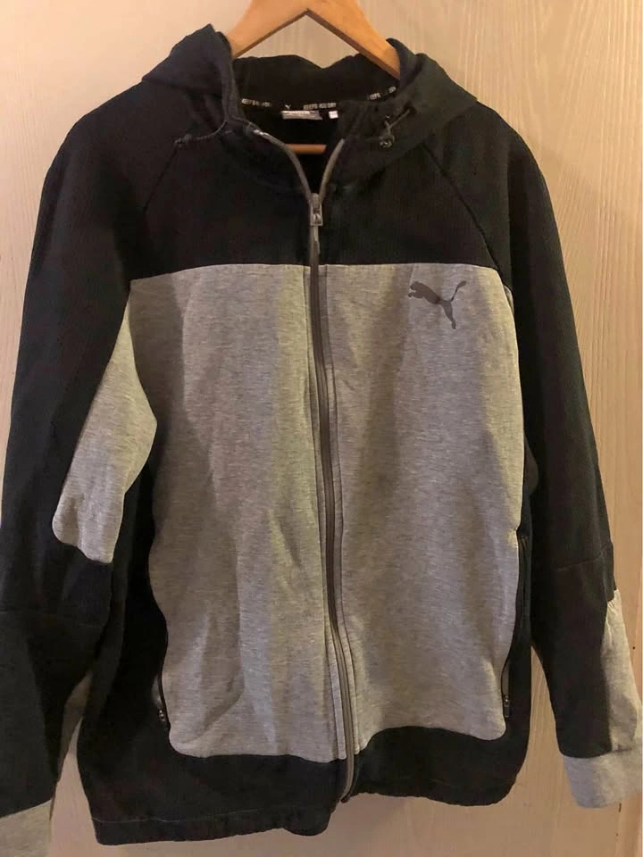 ⚽️ Men’s Puma Zip up Hoodie XXL