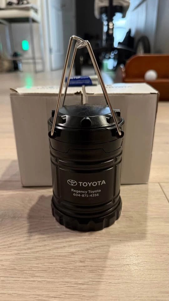 🔦 NEW Toyota Collapsible LED Camping Lantern – Batteries Include - photo 3