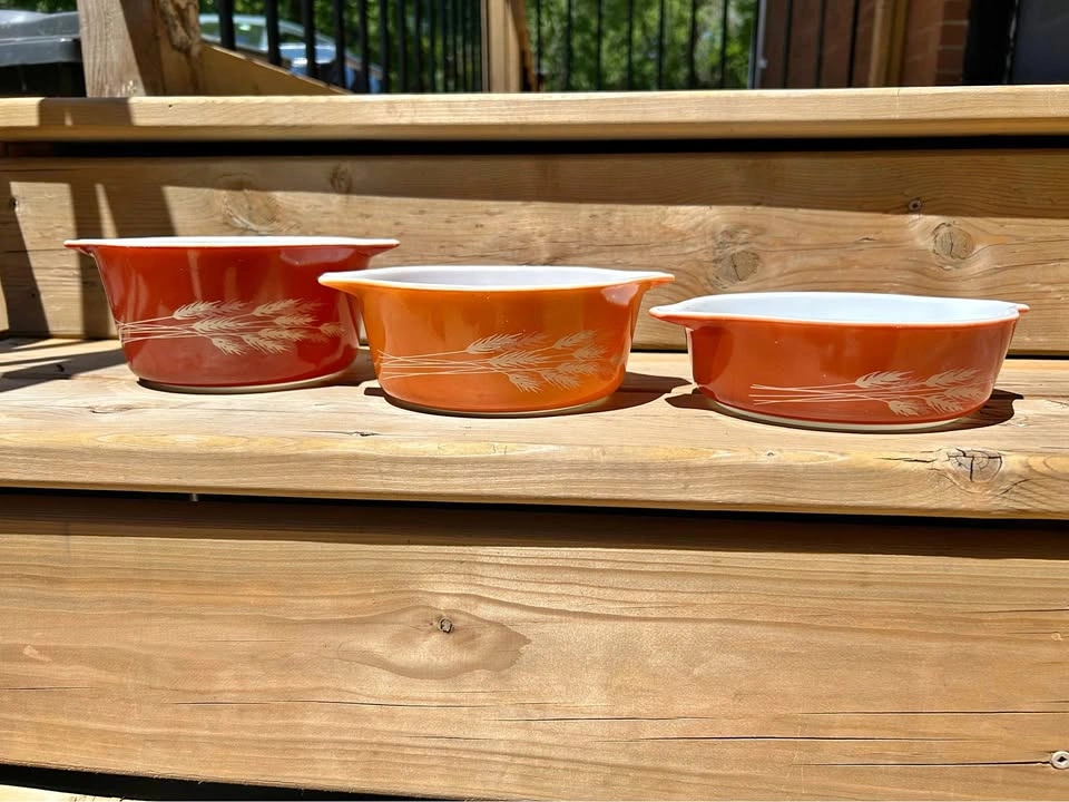 Vintage Pyrex Autumn Harvest Mixing Bowl Set