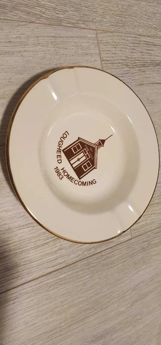 Lougheed Homecoming 1983 Commemorative Ashtray - photo 2