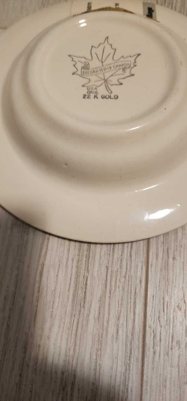 Lougheed Homecoming 1983 Commemorative Ashtray - photo 3