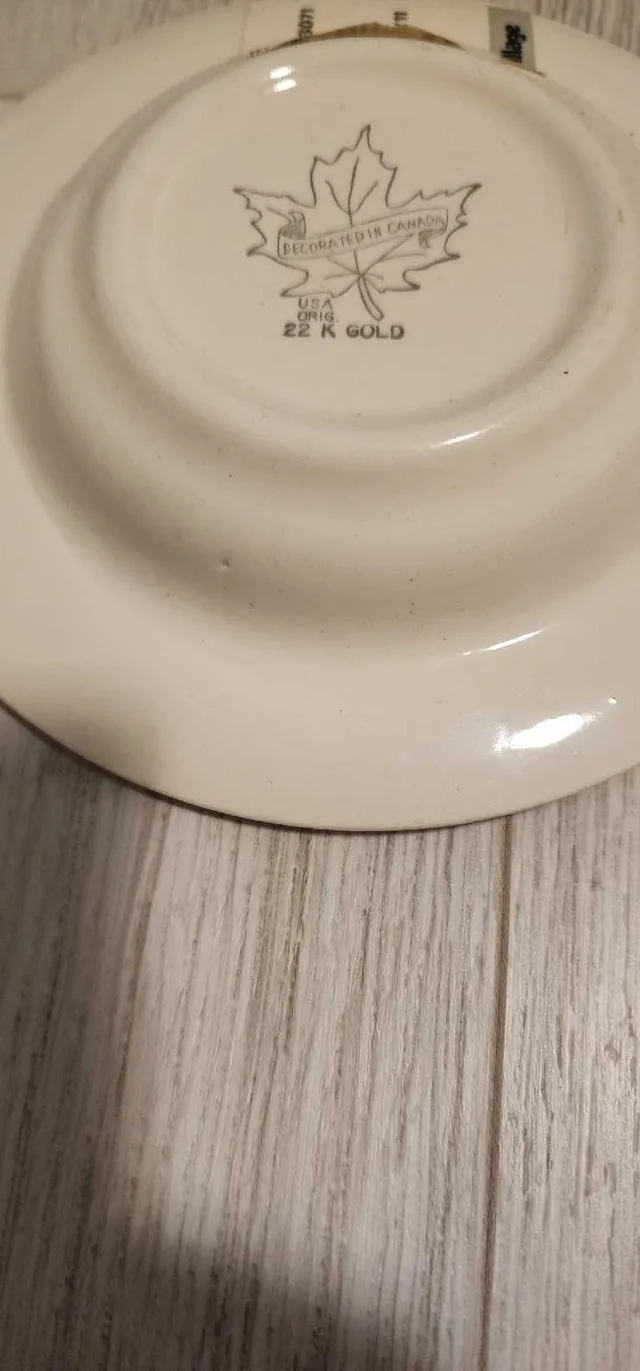 Lougheed Homecoming 1983 Commemorative Ashtray - photo 3