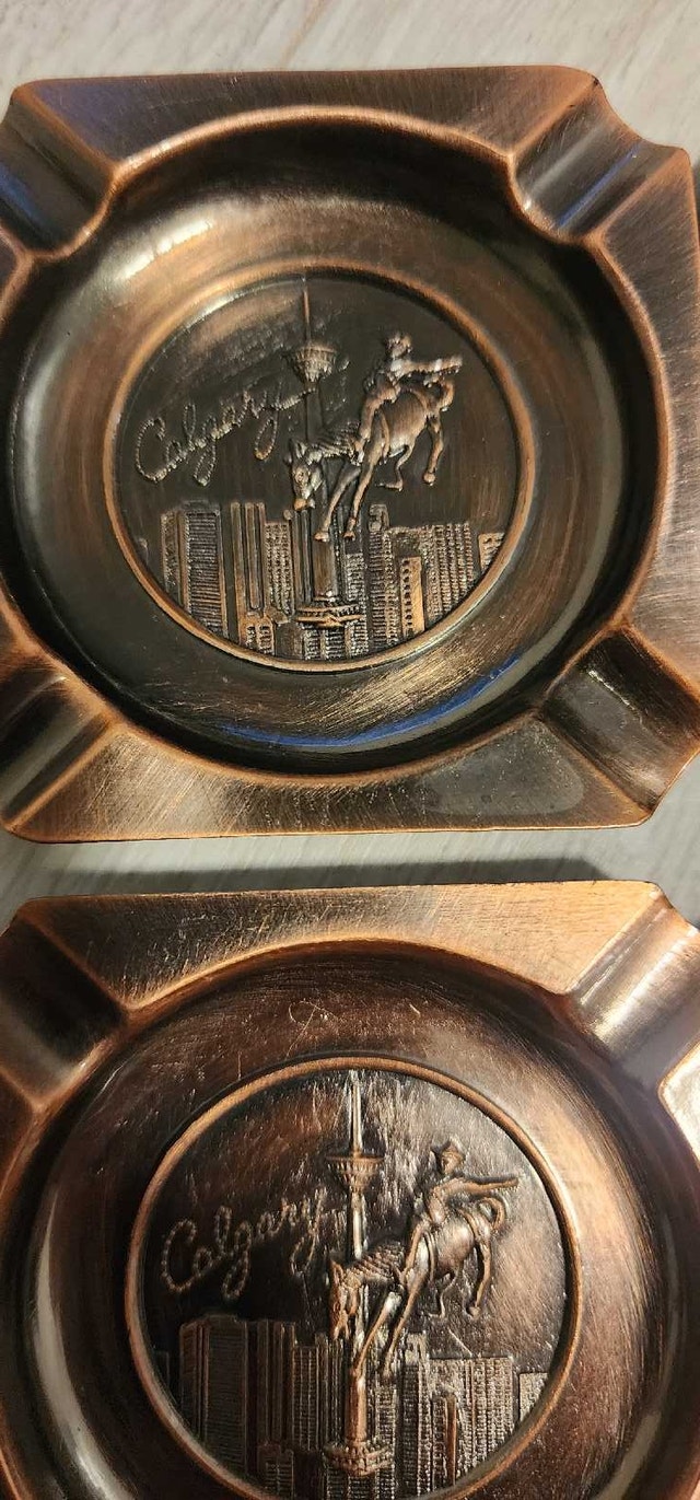 Calgary Stampede Souvenir Ashtrays - photo 2