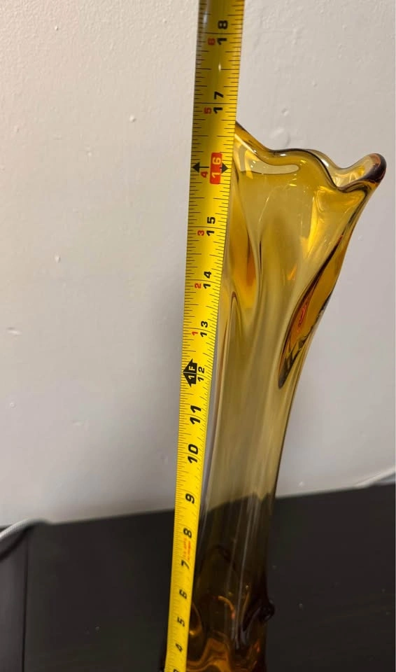 Beautiful Amber Vase - photo 4