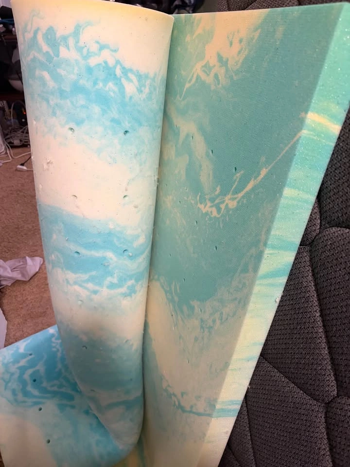 Queen mattress- immediate pick up - photo 3
