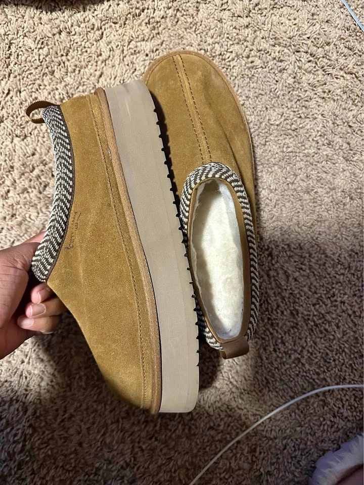 Uggs slides women’s size 12