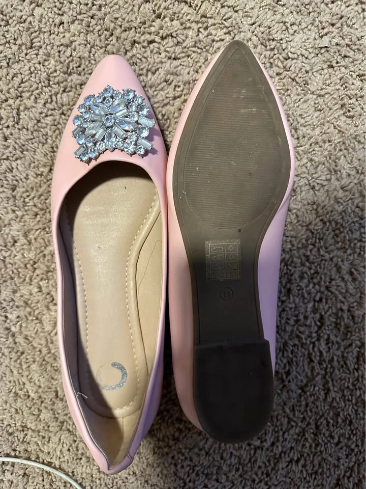 Flat shoes size 11