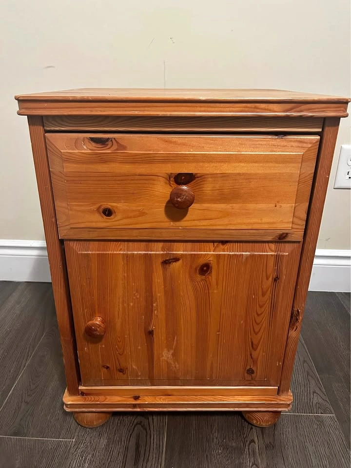 Solid Wood Nightstand / Bedside Table with Drawer & Cabinet