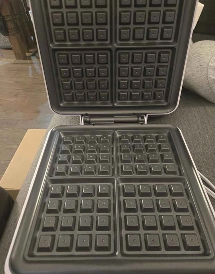 NEW - REEMIX 4-Slice Waffle Maker - photo 2