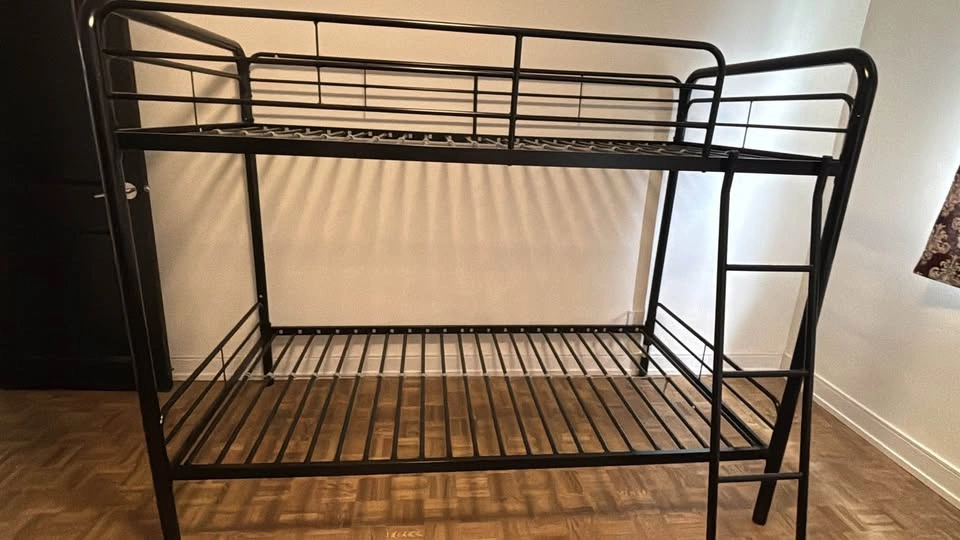 Sturdy Black Metal Bunk Bed Frame – Excellent Condition