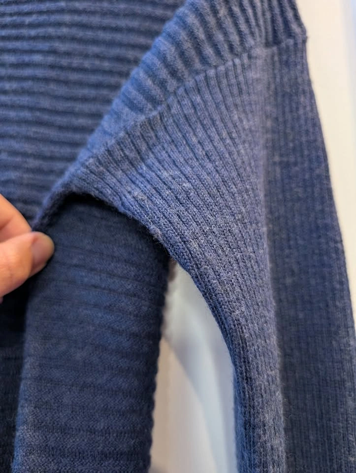 Tahari Navy Blue Ribbed High-Low Merino Wool Sweater Size Large - photo 3