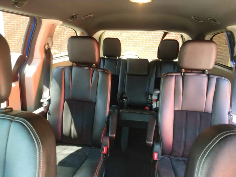 2018 Dodge Grand Caravan SXT Premium Plus - photo 2