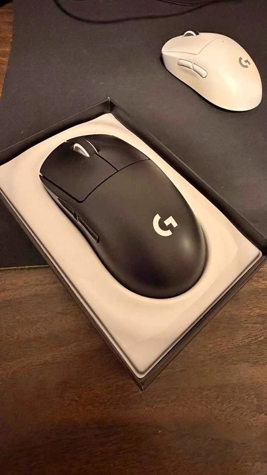 Logitech G Pro Superlight | Wireless Gaming Mouse | Black