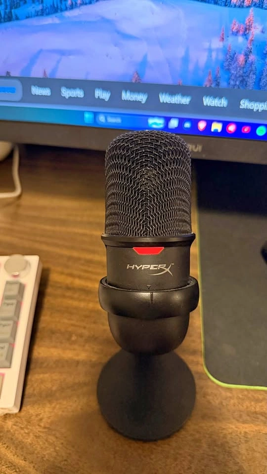 HyperX Solocast mic with cable | Plug and play microphone